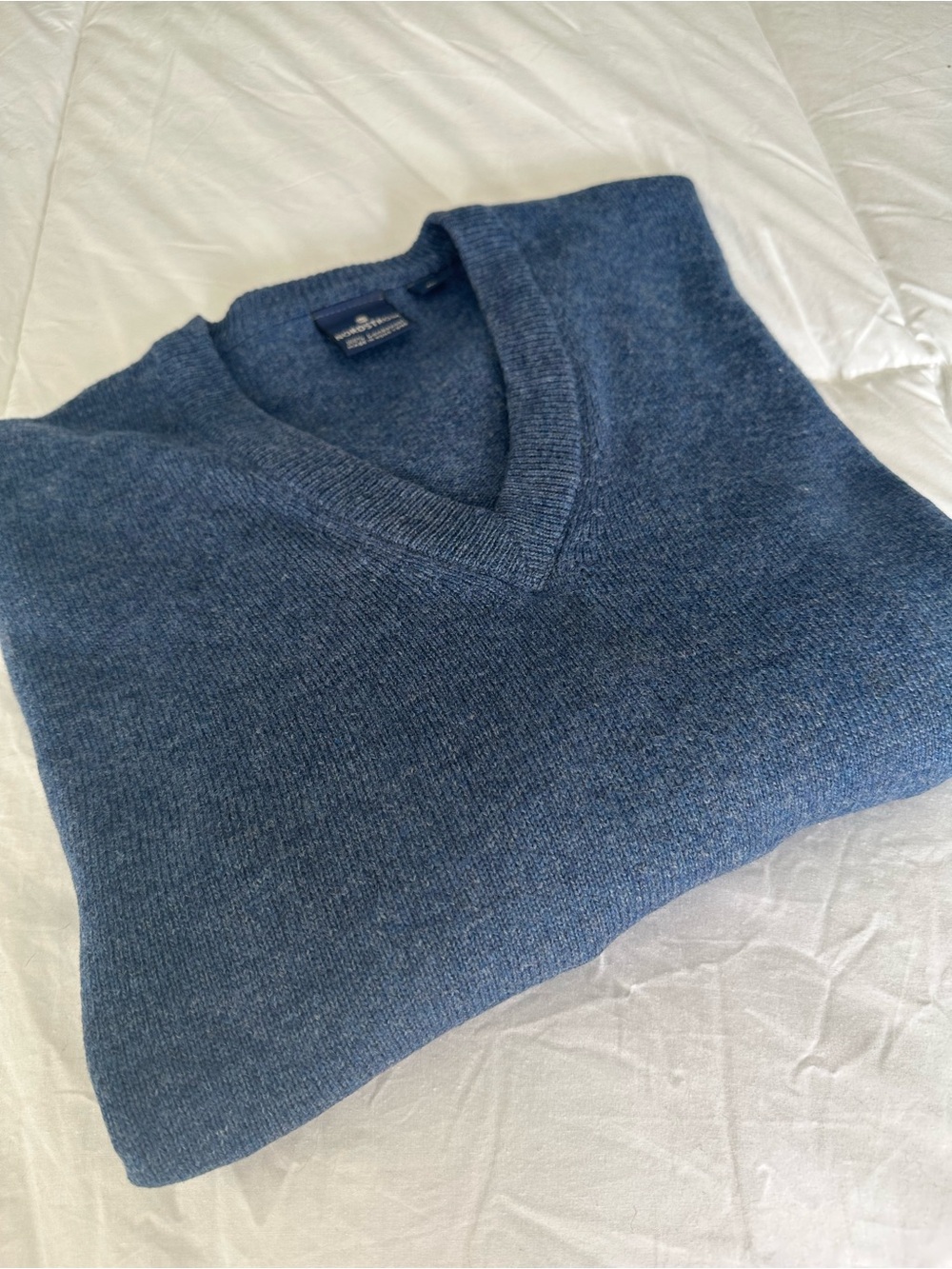 Nordstrom Men's V-Neck Sweater in Heathered Blue - Picture 7 of 11